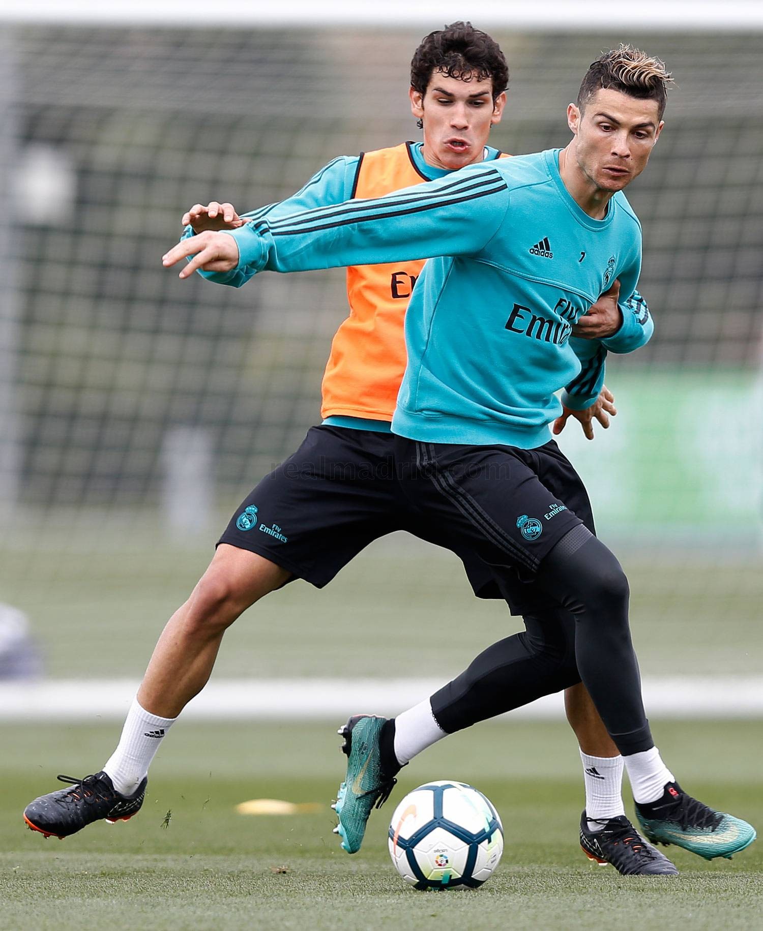 Chơi thiếu lửa, Man Utd mất mạch bất bại - Bóng Đá