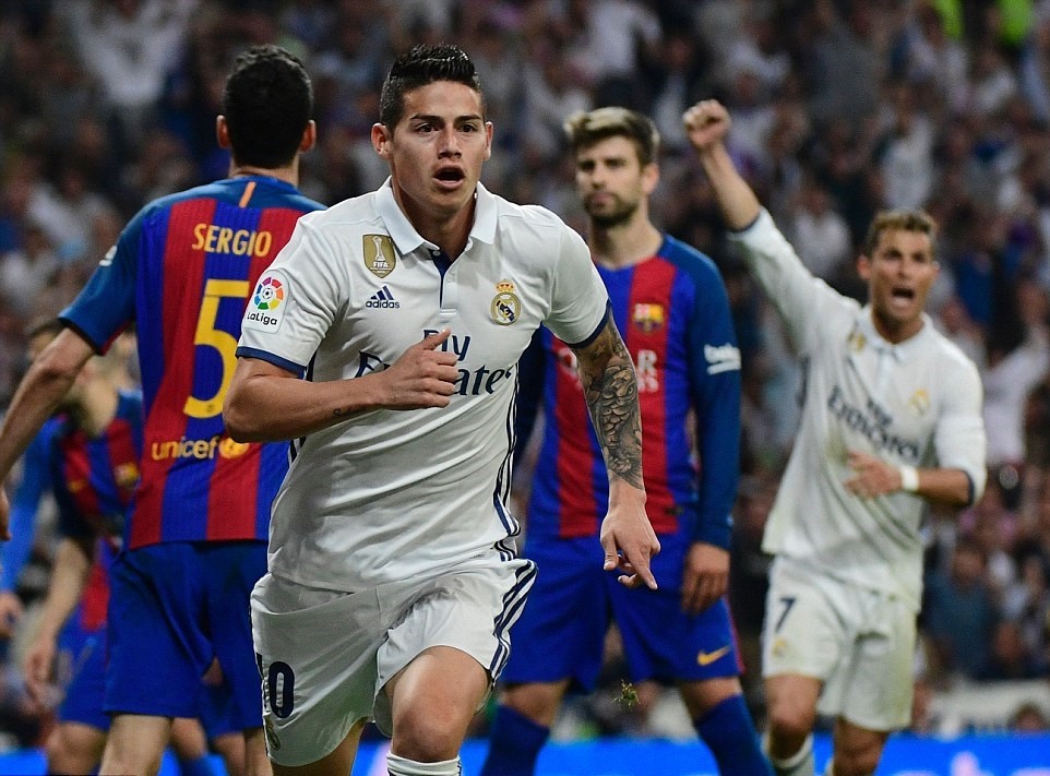 Chùm ảnh: Messi ngậm bông băng vẫn giúp Barca đánh bại Real - Bóng Đá