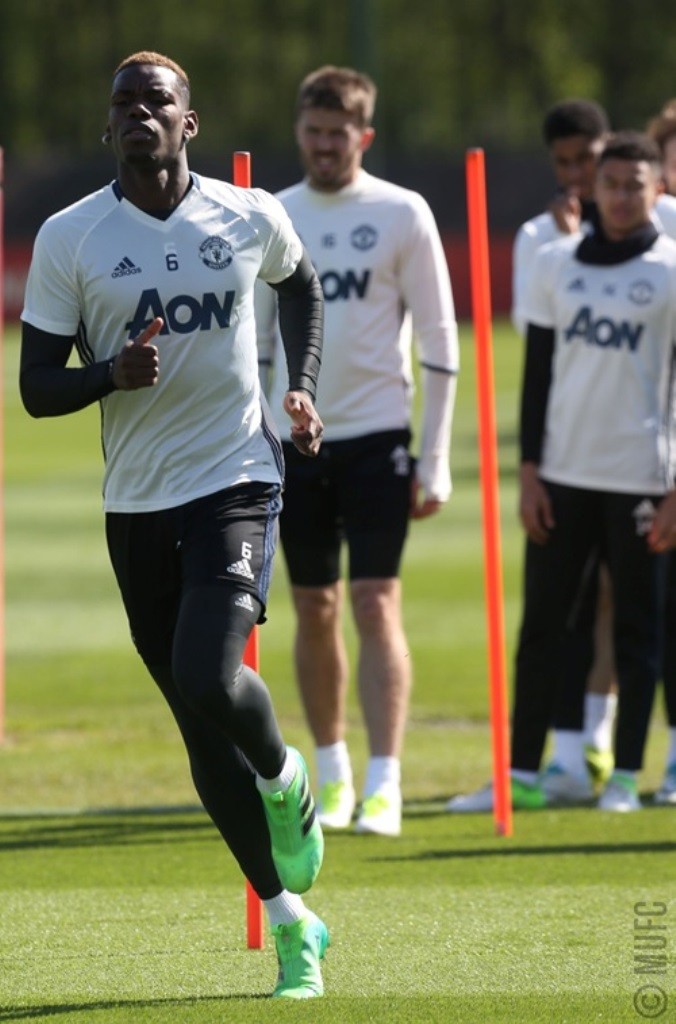 Giữa bão chấn thương, dàn sao Man United vẫn cực nhắng trên sân tập - Bóng Đá