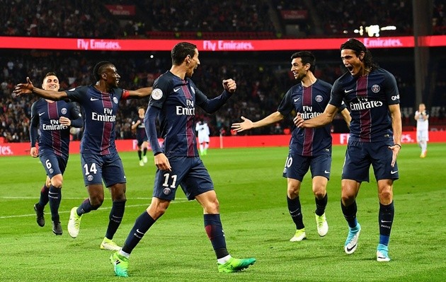 Cavani thăng hoa, PSG thắng dễ Guingamp - Bóng Đá