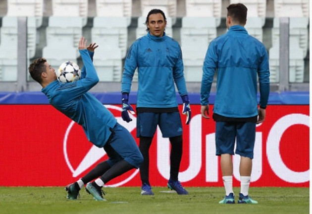 Defoe và các đồng đội 