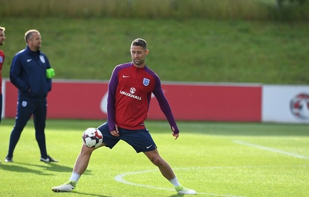 Joe Hart tập làm... 