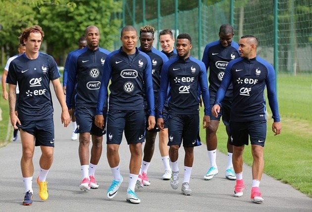 Vừa lên tuyển, Kylian Mbappe đã gặp vận đen - Bóng Đá