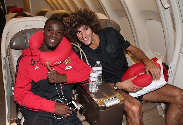 Dàn sao Man United rạng rỡ trong chuyến bay đến Mỹ - Bóng Đá