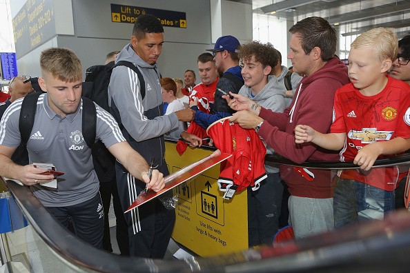 Dàn sao Man United rạng rỡ trong chuyến bay đến Mỹ - Bóng Đá