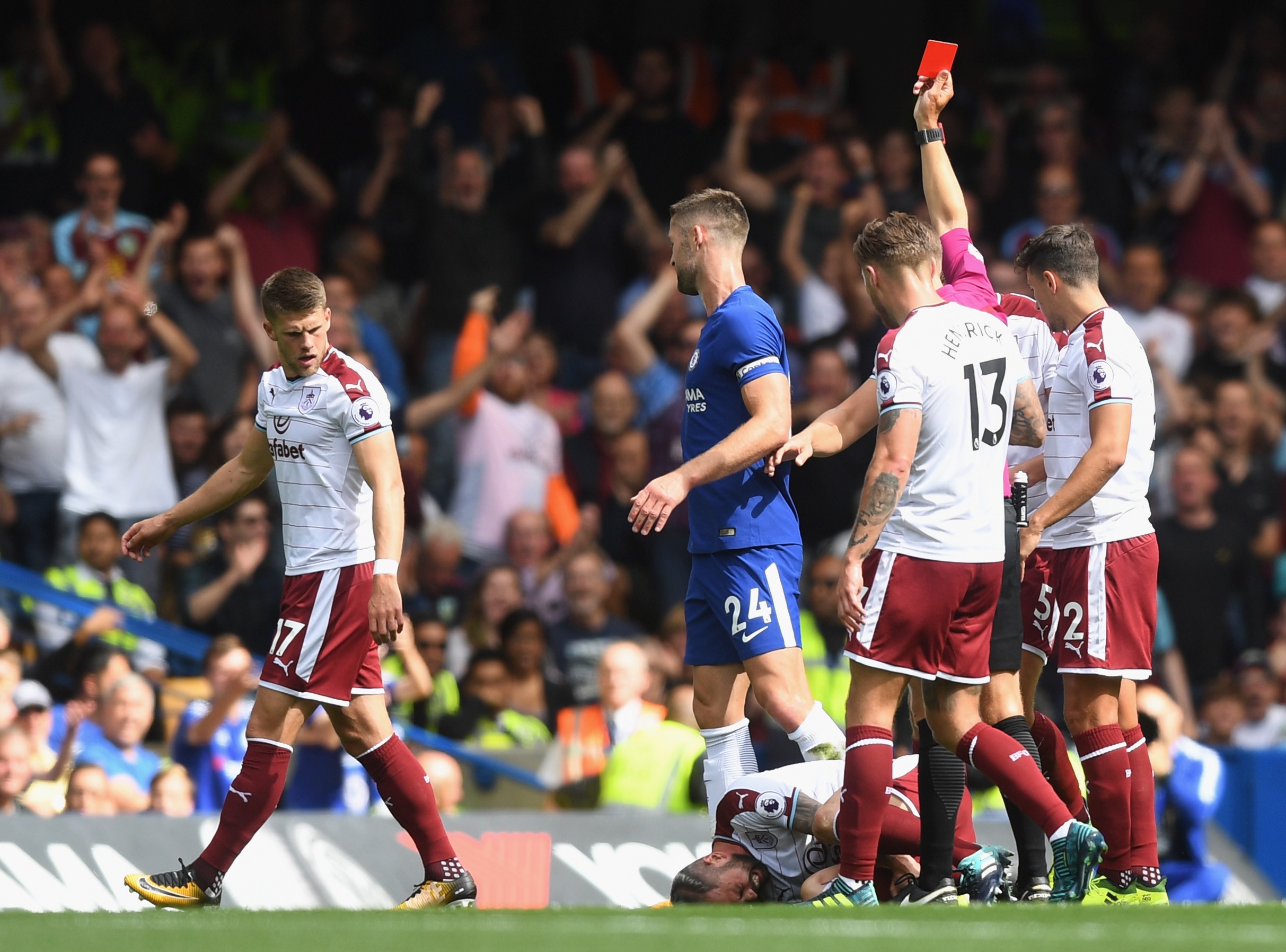 Vắng Cahill, fan Chelsea kêu gọi trọng dụng tài năng trẻ - Bóng Đá