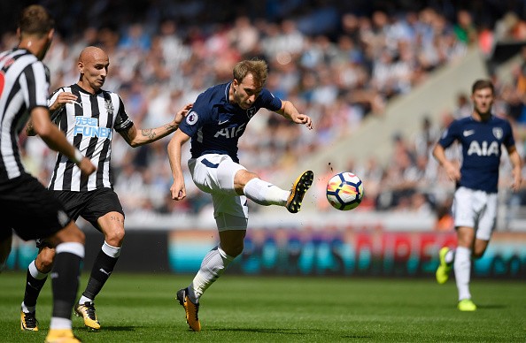 Newcastle 0-2 Tottenham: Chiếc thẻ đỏ tai hại - Bóng Đá