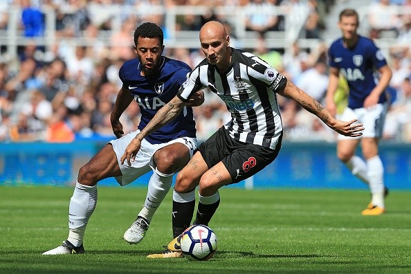 Newcastle 0-2 Tottenham: Chiếc thẻ đỏ tai hại - Bóng Đá