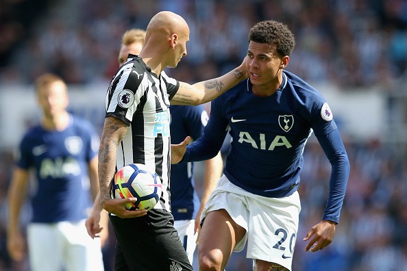 Newcastle 0-2 Tottenham: Chiếc thẻ đỏ tai hại - Bóng Đá