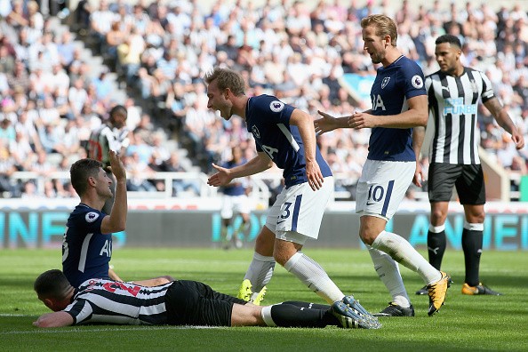 Newcastle 0-2 Tottenham: Chiếc thẻ đỏ tai hại - Bóng Đá