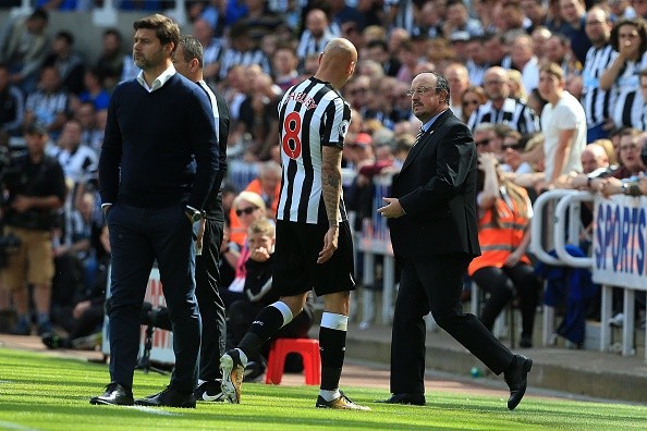 Newcastle 0-2 Tottenham: Chiếc thẻ đỏ tai hại - Bóng Đá