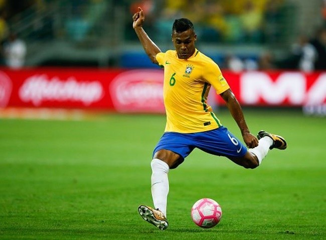 Top 5 trung vệ nổi tiếng nhất lỡ hẹn với World Cup 2018 - Bóng Đá
