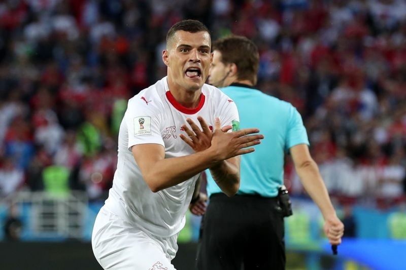 FIFA xem xét phạt Shaqiri Xhaka vì pha ăn mừng - Bóng Đá