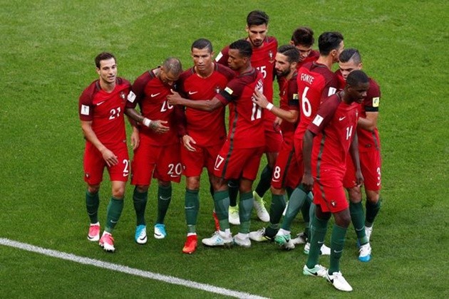 Mexico dùng không chiến buộc người Bồ chia điểm - Bóng Đá