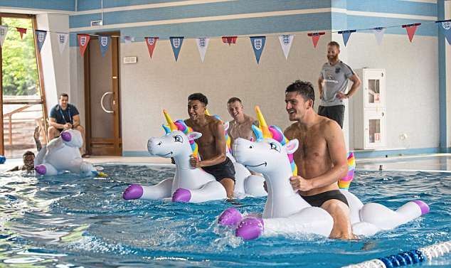 Liverpool nghỉ xả hơi trên đất Pháp, sẵn sàng cho mục tiêu vô địch Ngoại hạng Anh - Bóng Đá