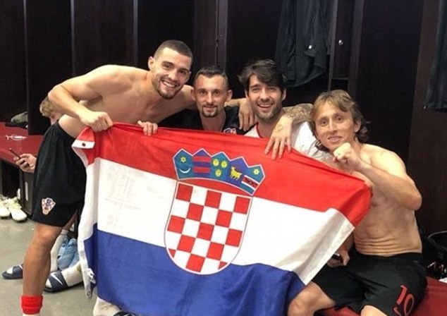 Hậu đại chiến: Tuyển Anh được người thân ủi an, Croatia 'quẩy' tưng bừng - Bóng Đá