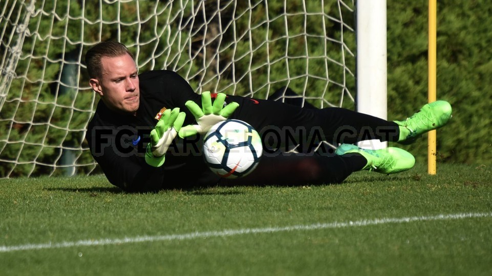các ngôi sao bóng rổ chụp hình với các ngôi sao barca - Bóng Đá