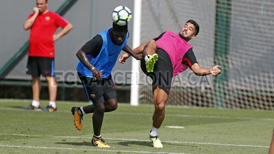 Liên tục nổ súng trên sân tập, Benzema bác bỏ tin đồn ra đi - Bóng Đá
