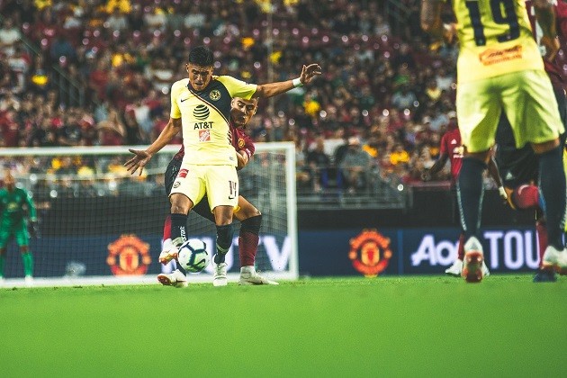 Mata ghi bàn nhưng tân binh của Mourinho mới là 
