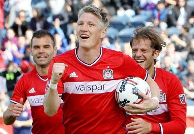 Chán bóng đá, Schweinsteiger tập làm VĐV bóng chày - Bóng Đá