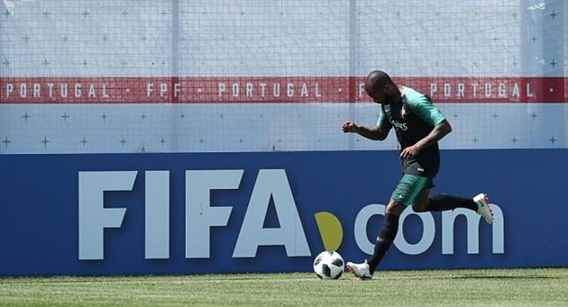 Hậu hat-trick, Ronaldo tiếp tục luyện tuyệt kĩ trên sân tập - Bóng Đá
