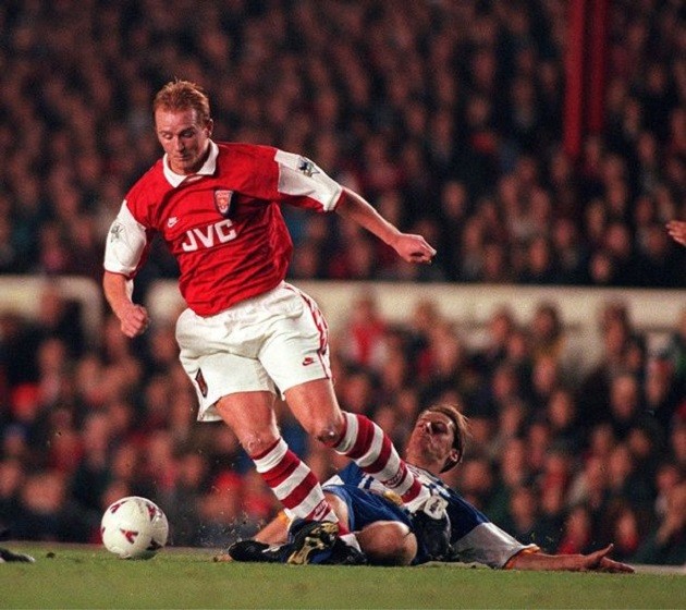 Lần cuối cùng Arsenal đứng dưới Tottenham, họ đã chơi đội hình nào? - Bóng Đá