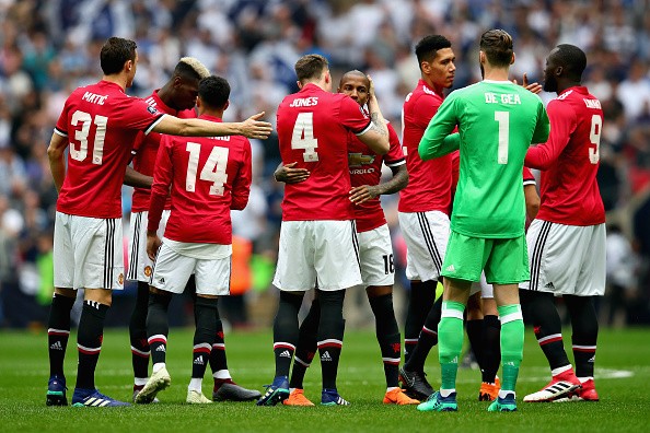 Dạy dỗ học trò, Mourinho dạy bảo luôn cả trọng tài - Bóng Đá