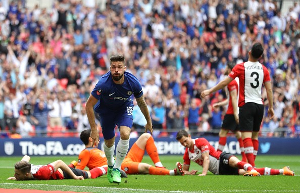 Olivier Giroud: Từ 'Siêu dự bị' đến người lĩnh xuống hàng công - Bóng Đá