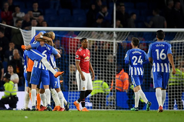 Đối thủ móc bóng, Rashford sợ hãi trông thấy - Bóng Đá