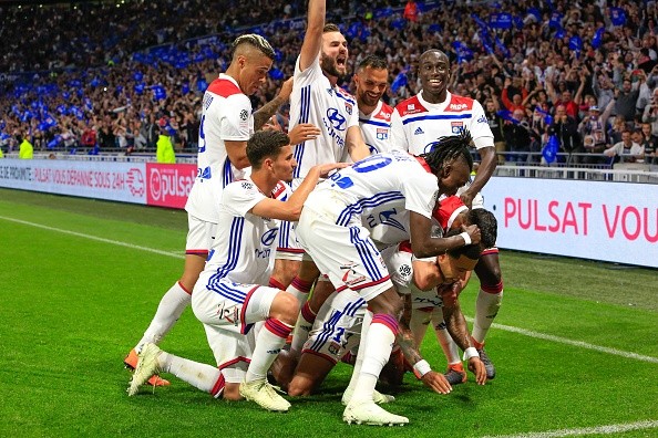 Depay lập hattrick, Lyon nghẹt thở ghi tên vào vòng bảng Champions League - Bóng Đá
