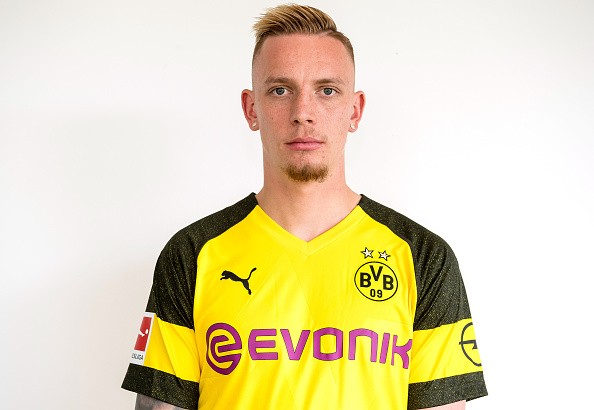 CHÍNH THỨC: 'Sói' Marius gia nhập Dortmund, Favre có tân binh đầu tiên - Bóng Đá