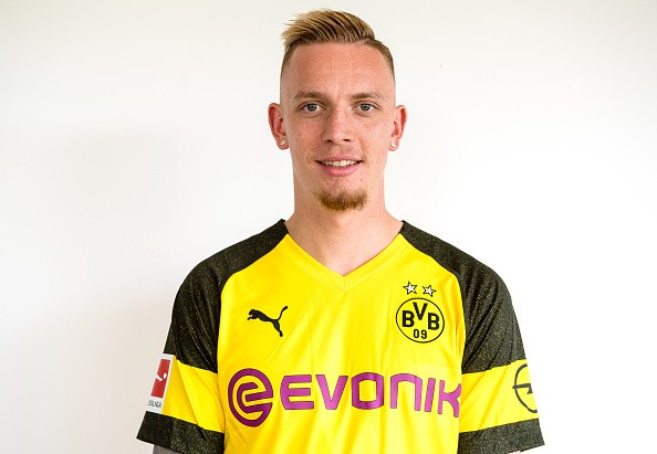 CHÍNH THỨC: 'Sói' Marius gia nhập Dortmund, Favre có tân binh đầu tiên - Bóng Đá