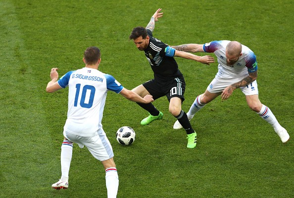 5 điểm nhấn Argentina 1-1 Iceland: Ronaldo 3 - (-1) Messi; Thấp thoáng màu thiên thanh - Bóng Đá