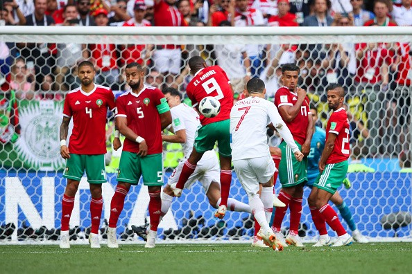 Đồng đội đá tệ, Ronaldo không một giây ngơi nghỉ - Bóng Đá