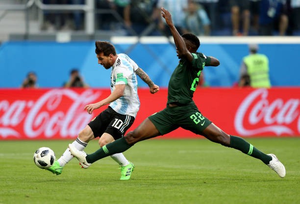 Ơn giời! Cuối cùng đã có cầu thủ Argentina đứng chung chiến tuyến với Messi - Bóng Đá