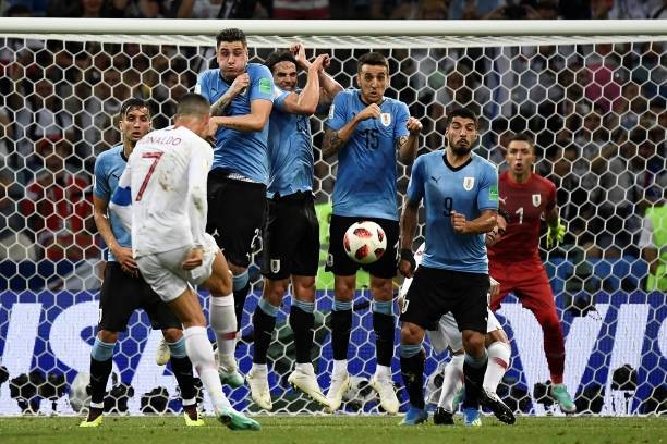 Ronaldo để lại hình ảnh đẹp trong ngày chia tay World Cup - Bóng Đá