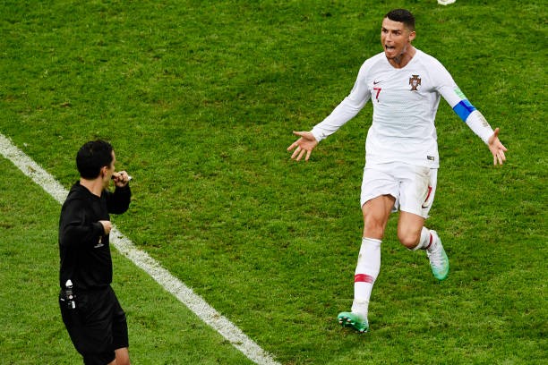 Ronaldo để lại hình ảnh đẹp trong ngày chia tay World Cup - Bóng Đá