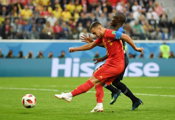 Pogba làm gì để an ủi người đàn anh Fellaini sau trận - Bóng Đá