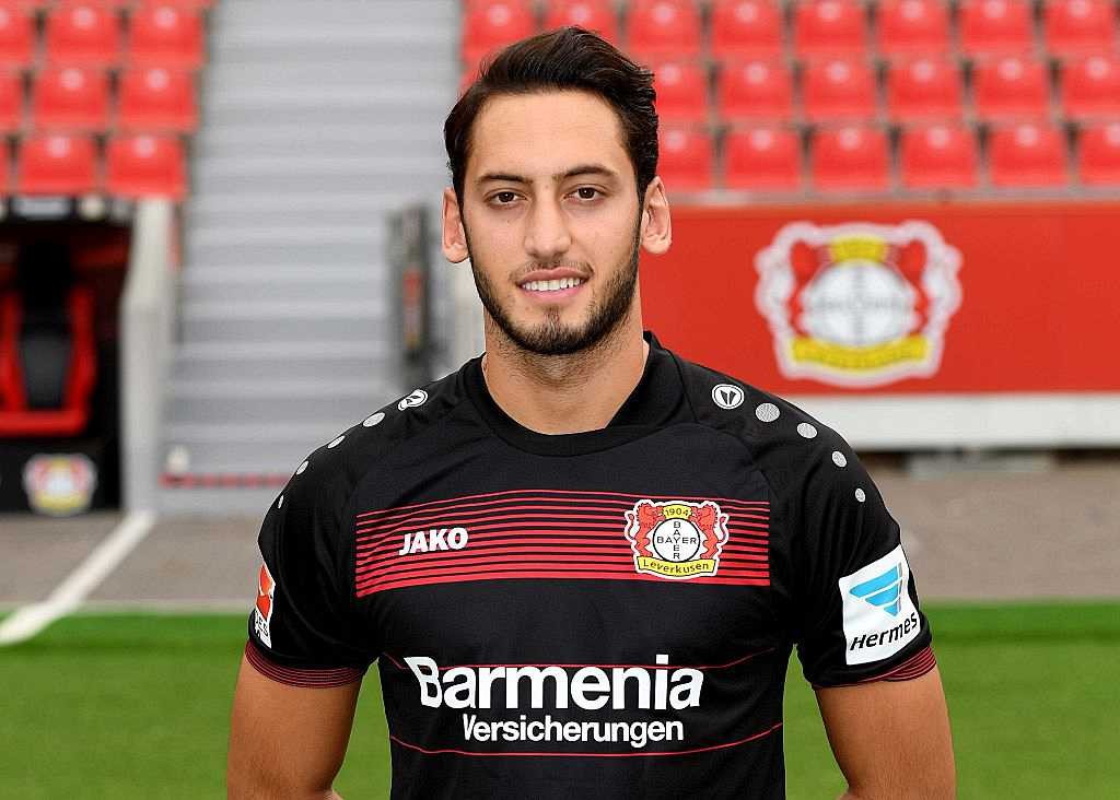 Chính thức: Calhanoglu gia nhập AC Milan - Bóng Đá