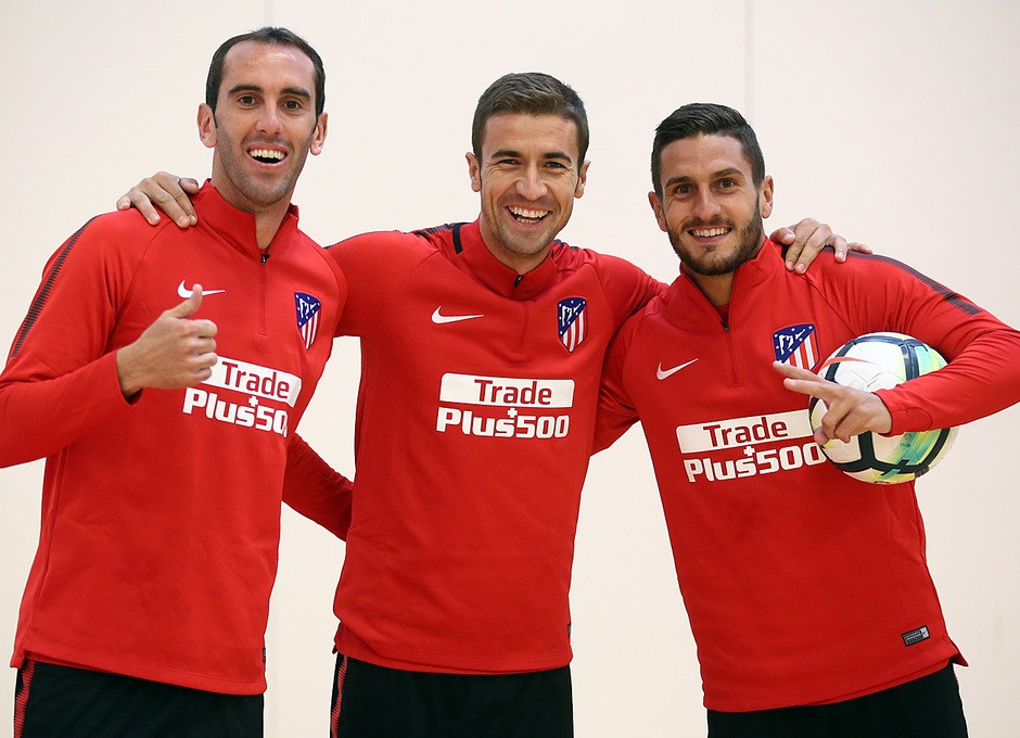 Đến Mexico, Atletico thử tài trên sân bóng rổ - Bóng Đá
