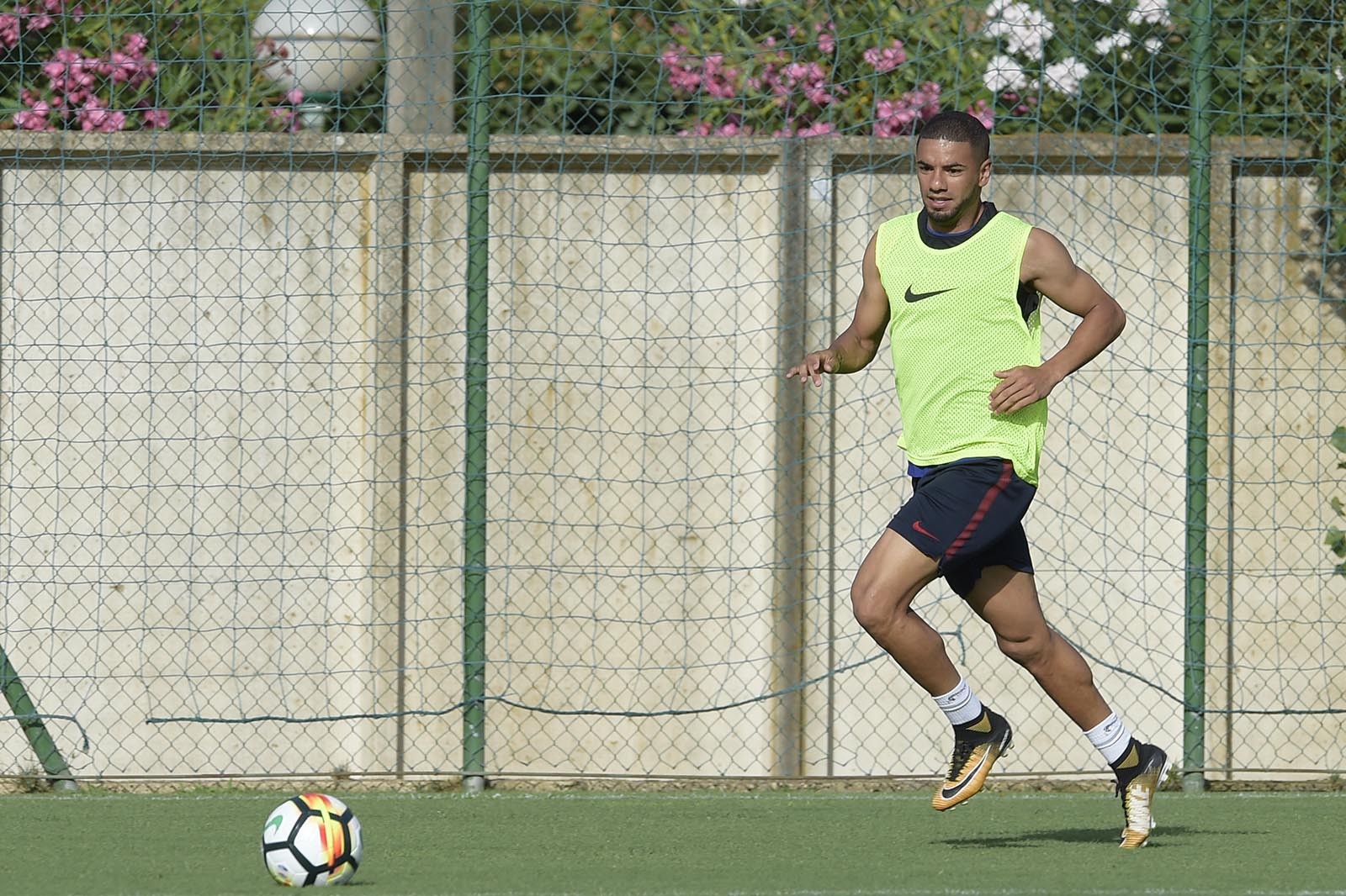 Cầu thủ Roma 'mệt bở hơi tai' trong ngày trở về Trigoria - Bóng Đá