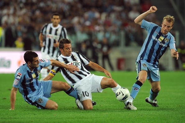 5 trận giao hữu 'kỳ lạ' nhất của các CLB: Real và Juve góp mặt - Bóng Đá