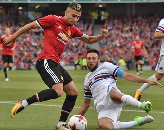 Sao MU tiết lộ lời hứa của Mourinho sau khi từ chối chuyển nhượng đến Valencia - Bóng Đá
