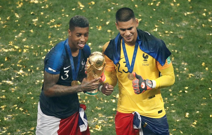 Thủ môn PSG vô địch World Cup nhưng chưa bắt phút nào cho tuyển Pháp - Bóng Đá