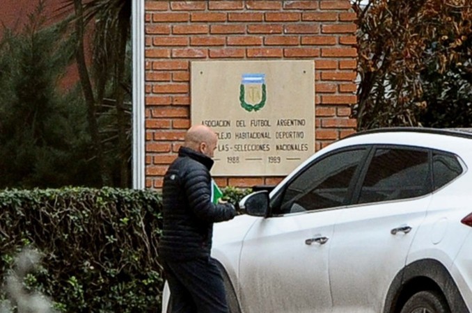 Tuyển Argentina hỗn loạn: HLV Sampaoli kháng lệnh Liên đoàn - Bóng Đá