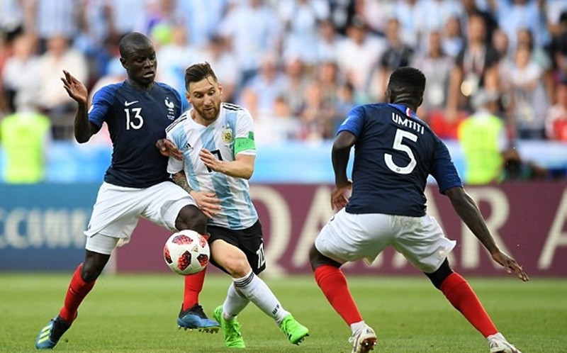 Argentina bị loại - Cái giá cho sự lộn xộn và nhố nhăng - Bóng Đá