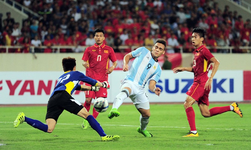 Tiền đạo từng đối đầu U23 Việt Nam gia nhập Inter Milan - Bóng Đá