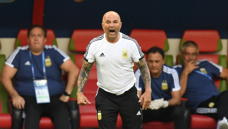 Argentina bị loại - Cái giá cho sự lộn xộn và nhố nhăng - Bóng Đá