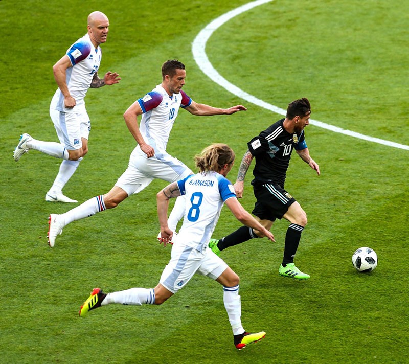 Messi đá thế thì lấy gì đọ với Ronaldo? - Bóng Đá
