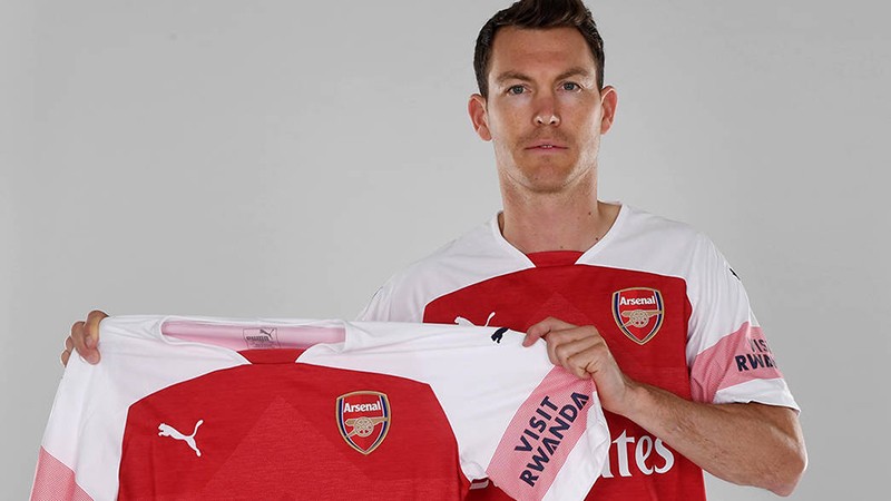 Thấy gì từ bản hợp đồng mang tên Stephan Lichtsteiner - Bóng Đá